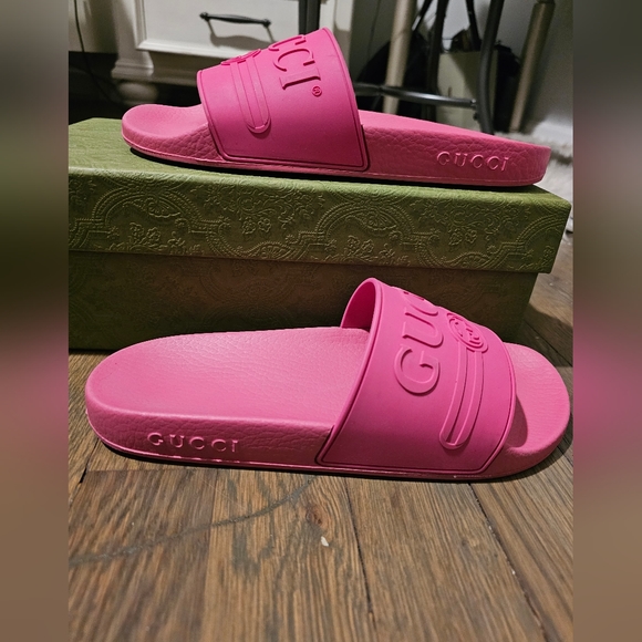Gucci Pursuit Slide Sandals - Picture 4 of 6